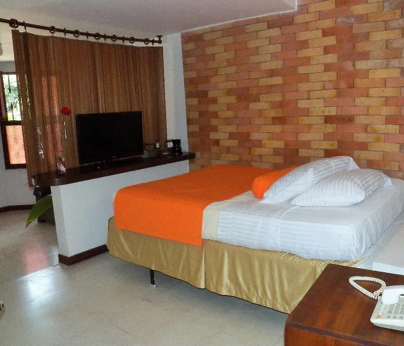 Hotel Casa Santa Monica Norte Cali 3*,