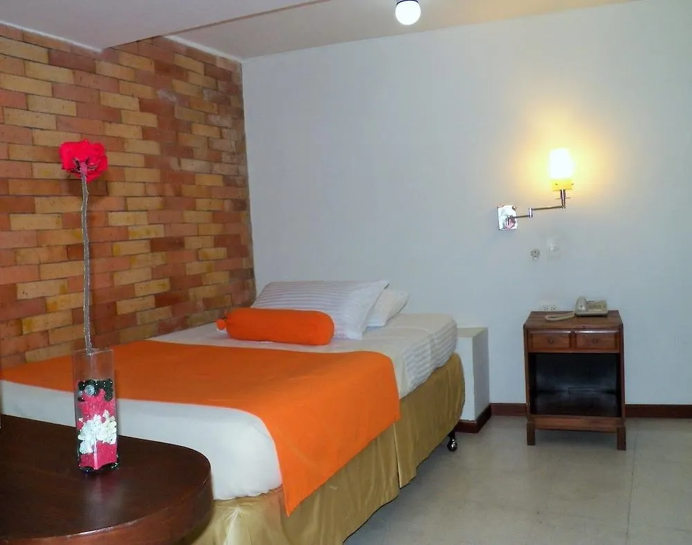 קאלי Hotel Casa Santa Monica Norte 3*,